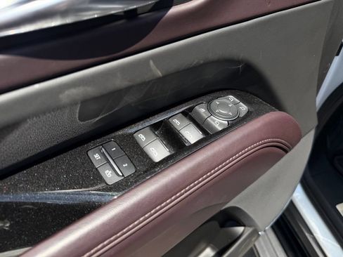 Used 2021 Cadillac Escalade Sport Platinum AWD/4WD image 16