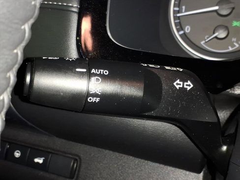 Certified 2024 Nissan Pathfinder SL image 26