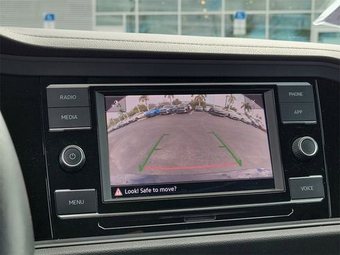 Used 2024 Volkswagen Jetta SE image 24