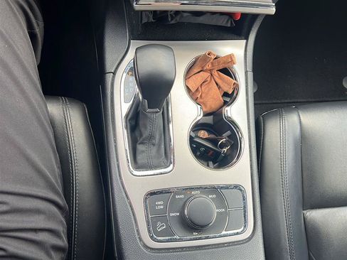 Used 2019 Jeep Grand Cherokee Limited AWD/4WD image 8