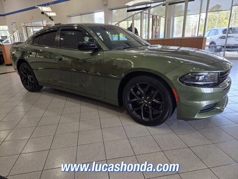 Used 2022 Dodge Charger SXT w/ Blacktop Package RWD image 3