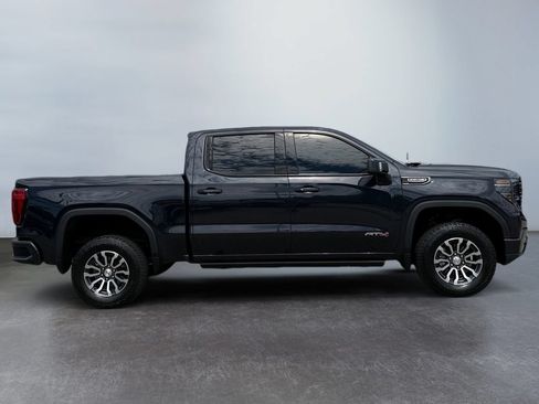 Used 2023 GMC Sierra 1500 AT4 w/ Technology Package AWD/4WD image 2