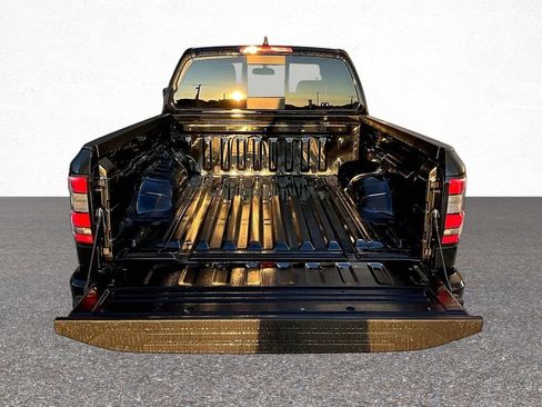 Used 2025 Nissan Frontier SV RWD image 24