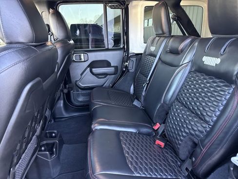 Used 2022 Jeep Wrangler Unlimited Rubicon image 6