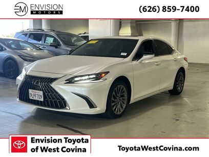 Used 2024 Lexus ES 300h w/ Luxury Package