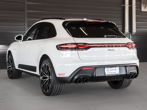 Certified 2026 Porsche Macan AWD/4WD image 3
