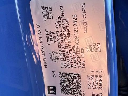 Certified 2025 Chevrolet Colorado Trail Boss w/ Midnight Edition image 19