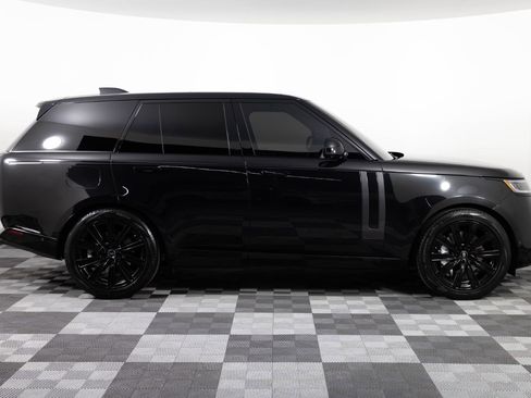 Used 2023 Land Rover Range Rover SE image 9
