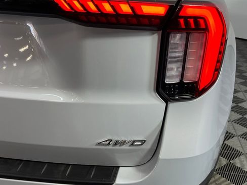 Used 2025 Ford Explorer Platinum w/ LUX Leather Package image 32