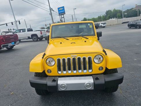 Used 2015 Jeep Wrangler Unlimited Sahara w/ Connectivity Group AWD/4WD image 3