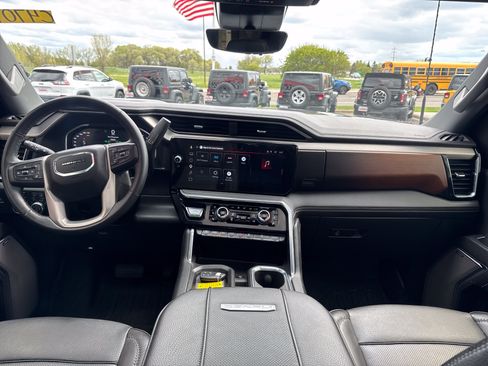 Used 2024 GMC Sierra 2500 Denali w/ Denali Reserve Package AWD/4WD image 29