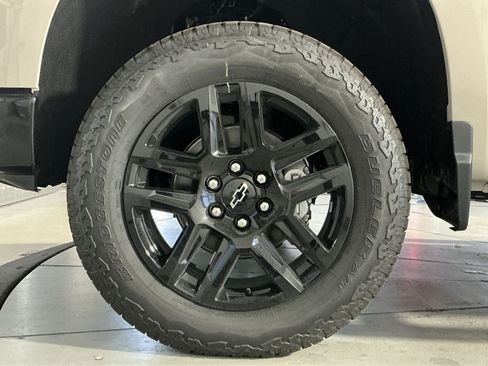 New 2026 Chevrolet Silverado 1500 Custom Trail Boss w/ Turbomax Blackout Package AWD/4WD image 13