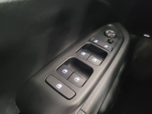 Used 2021 Hyundai Venue SE FWD image 27