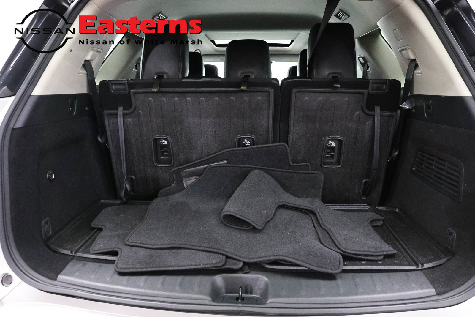 Used 2023 Nissan Pathfinder Platinum AWD/4WD image 9