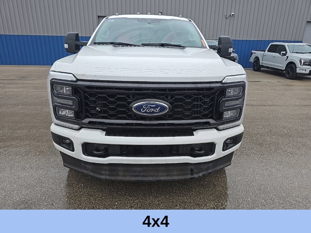 Used 2023 Ford F250 XLT w/ XLT Premium Package AWD/4WD image 2