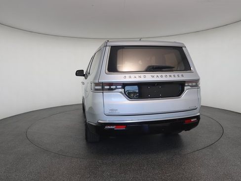 Used 2023 Jeep Grand Wagoneer Series III image 13