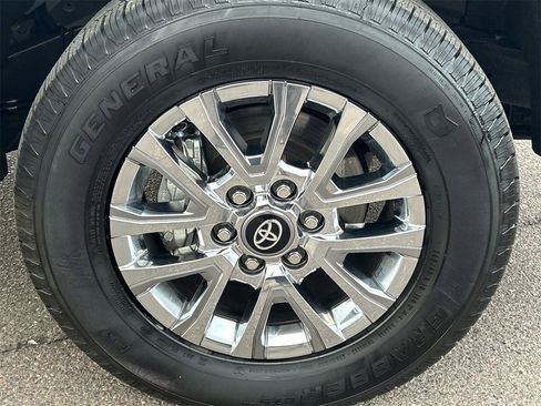 Used 2025 Toyota Tacoma Limited image 3