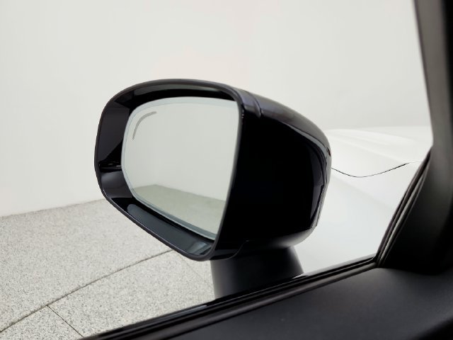 New 2026 Volvo XC60 B5 Plus w/ Protection Package Premier AWD/4WD image 23