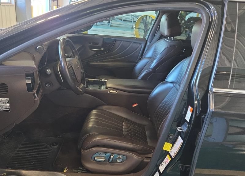 Used 2018 Lexus LS 500h AWD w/ Luxury Package image 3