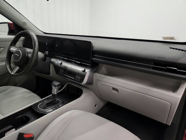 Used 2025 Hyundai Kona SEL FWD image 24