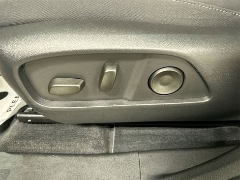 New 2026 Chevrolet Equinox LT w/ Convenience Package II image 12