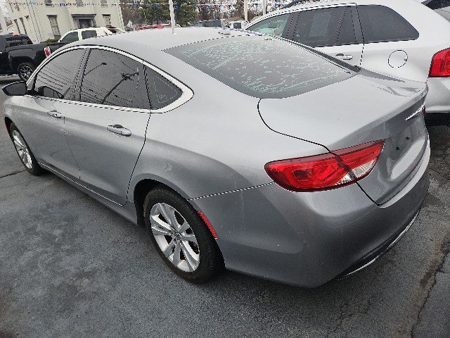 Used 2015 Chrysler 200 Limited w/ Convenience Group FWD image 3
