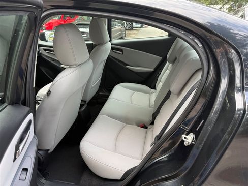 Used 2019 Toyota Yaris LE FWD image 12