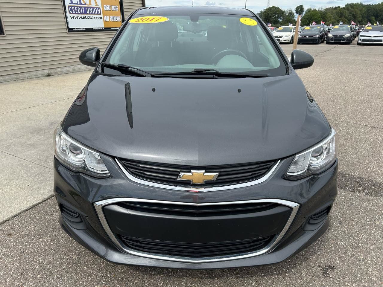 Used 2017 Chevrolet Sonic LT w/ Convenience Package FWD image 2