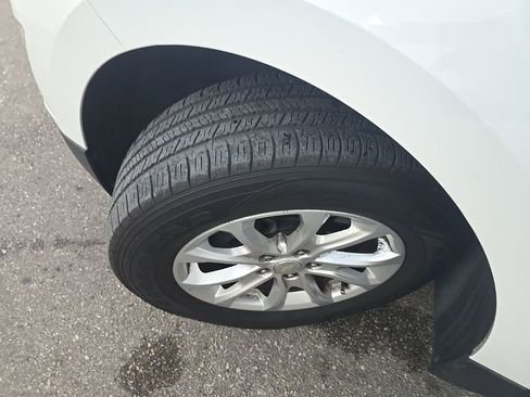 Used 2018 Chevrolet Equinox LS image 17