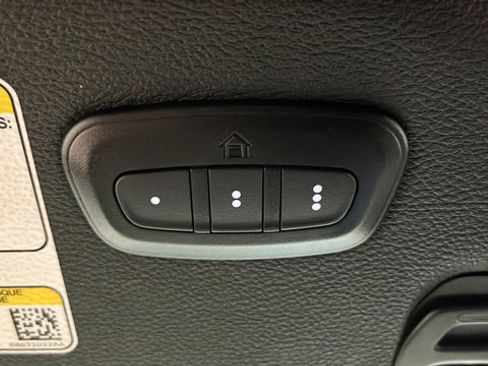 Used 2024 Jeep Wrangler Unlimited Sahara AWD/4WD image 34