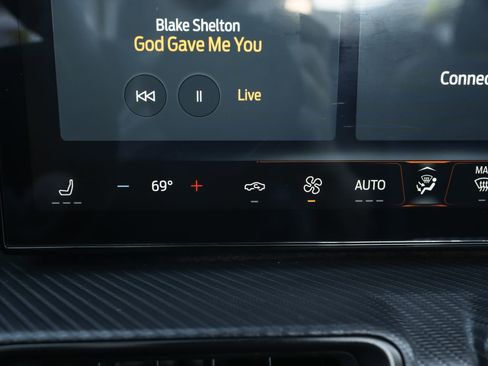 Used 2024 Ford Mustang EcoBoost image 14