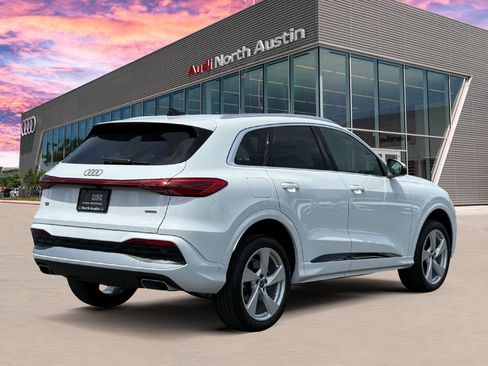 Used 2025 Audi Q5 Premium Plus w/ Premium Plus AWD/4WD image 6