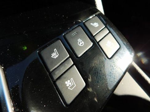 Used 2024 Kia Sportage SX image 29