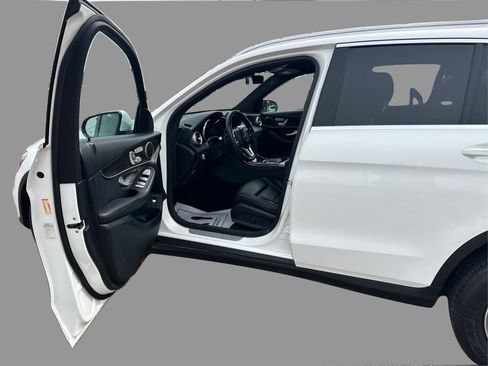 Used 2020 Mercedes-Benz GLC 300 image 10