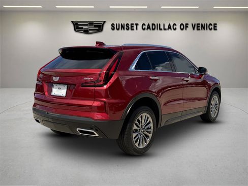 Certified 2024 Cadillac XT4 Premium Luxury w/ Active Safety Package FWD image 3