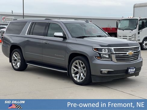 Used 2020 Chevrolet Suburban Premier image 17