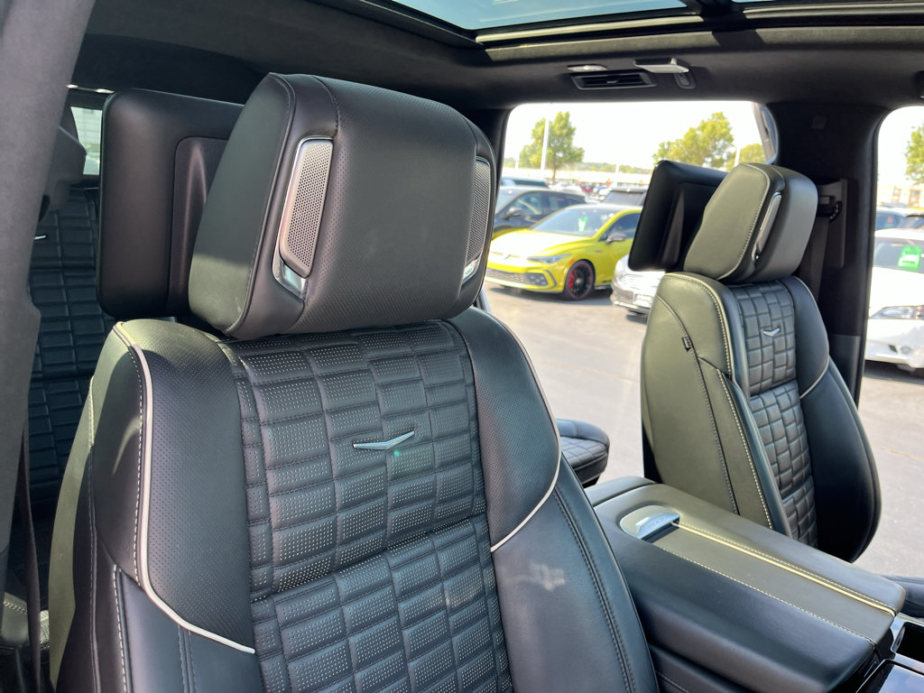 Used 2021 Cadillac Escalade Sport Platinum w/ LPO, ONYX Package AWD/4WD image 56