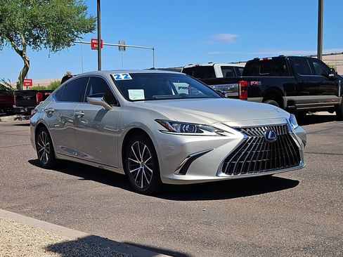 Used 2022 Lexus ES 300h w/ Premium Package FWD image 3