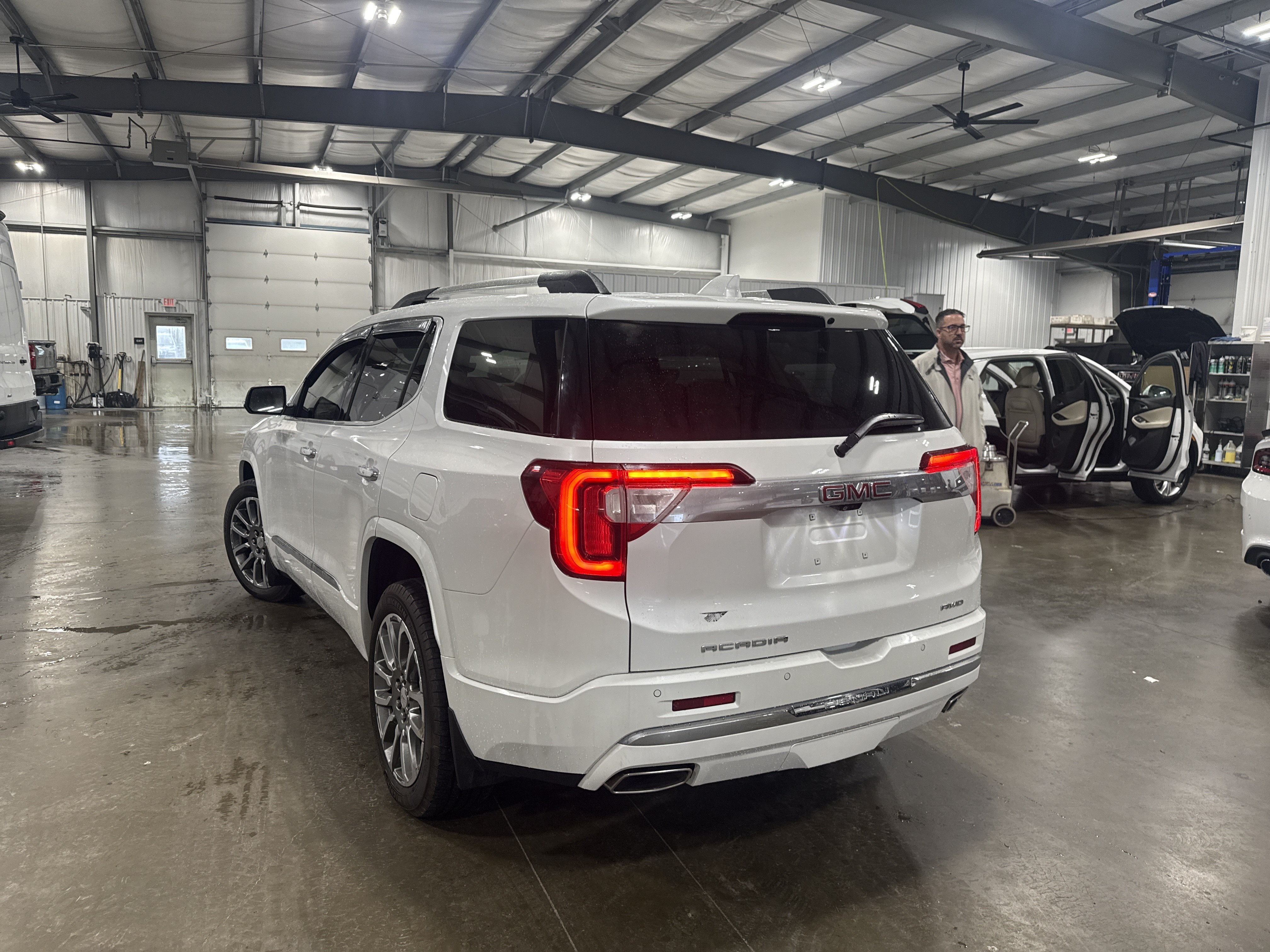 Used 2022 GMC Acadia Denali w/ GMC Pro Grade Package AWD/4WD image 4