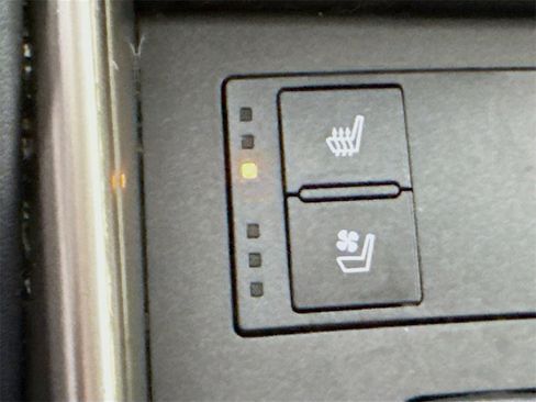 Used 2018 Lexus IS 300 AWD w/ Premium Package image 12