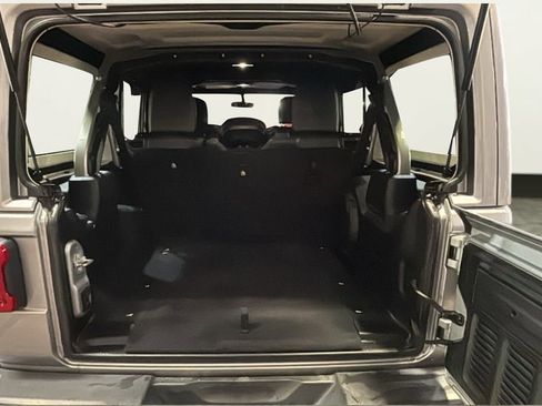 Used 2018 Jeep Wrangler Unlimited Rubicon w/ Dual Top Group image 26