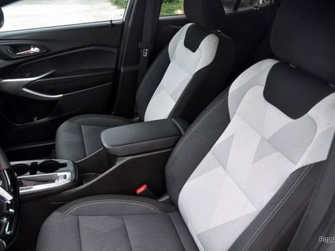 Used 2026 Chevrolet Trax RS w/ Sunroof Package FWD image 11