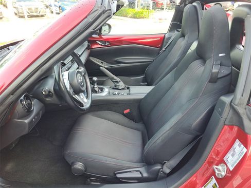 Used 2019 MAZDA MX-5 Miata RF Club w/ I-ACTIVSENSE Sport Package image 9