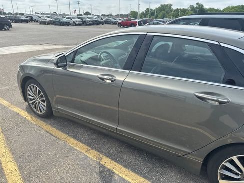 Used 2017 Lincoln MKZ Select AWD/4WD image 15