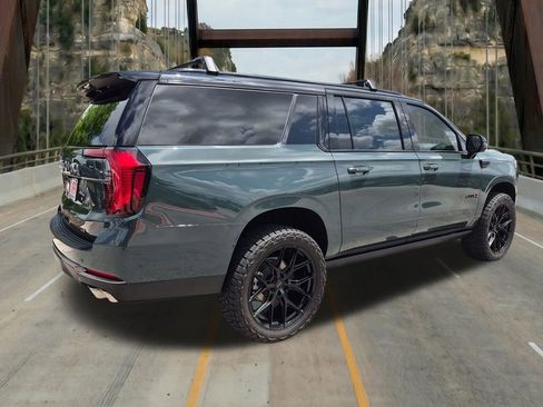 New 2026 GMC Yukon XL AT4 Ultimate AWD/4WD image 10