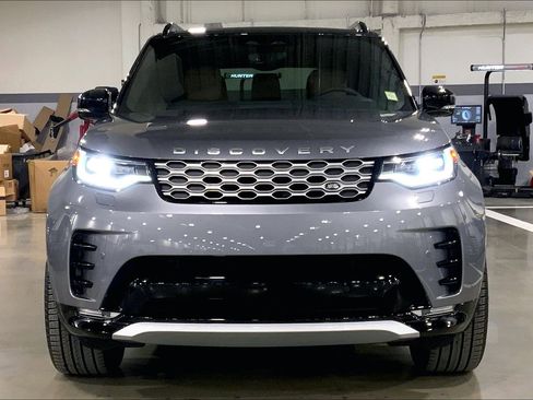 New 2026 Land Rover Discovery Limited Edition image 3