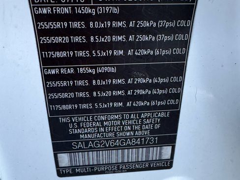 Used 2016 Land Rover LR4 HSE image 25