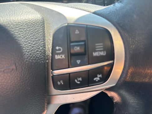 Used 2023 Ford Explorer XLT AWD/4WD image 13