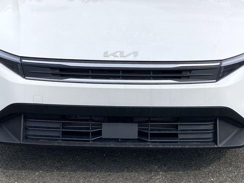 New 2025 Kia K4 FWD image 24