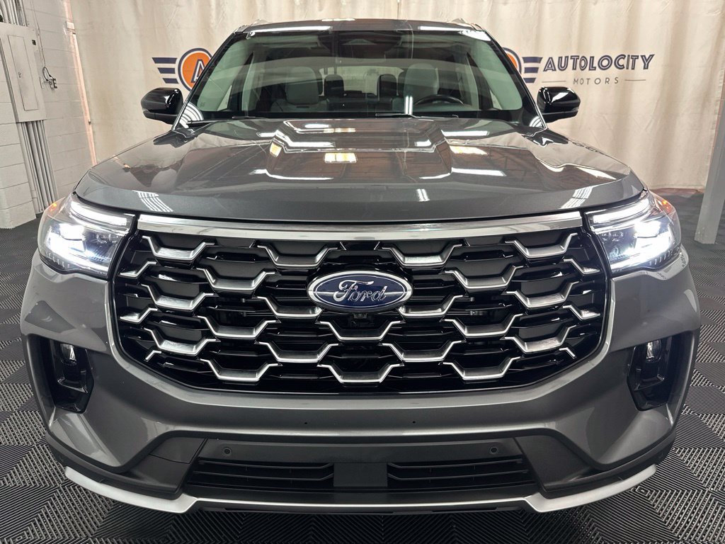Used 2025 Ford Explorer Platinum w/ Ultimate Package AWD/4WD image 3